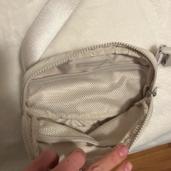 Lululemon Belt Bag White - Picture 4 of 4